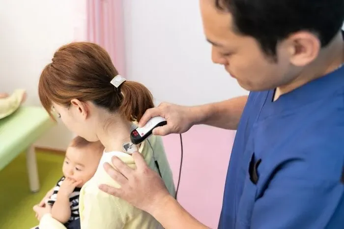 交通事故によるむち打ち、ぎっくり腰、寝違え、スポーツ障害にも当整骨院の電気療法がおすすめ！